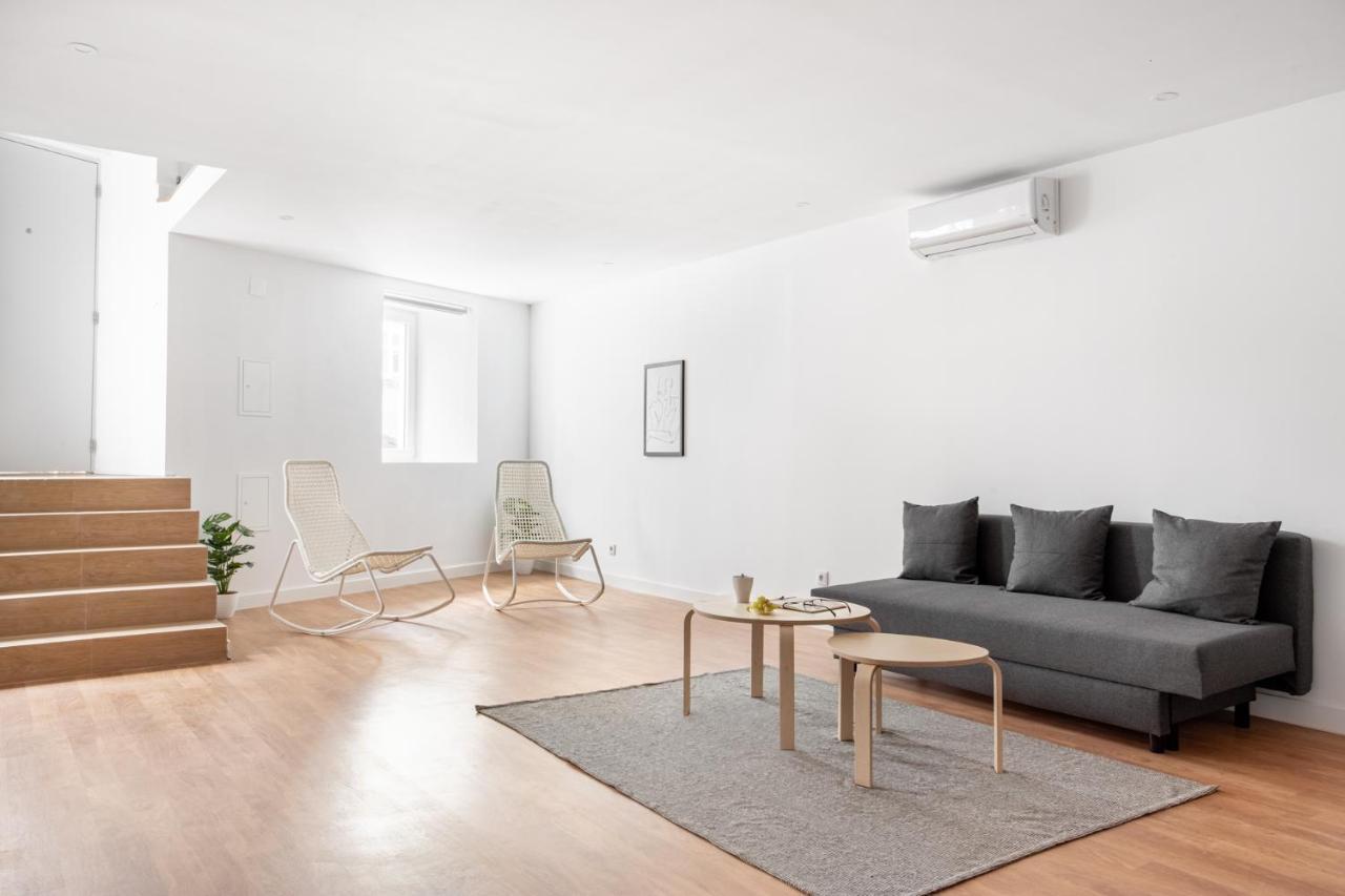 Altido Stylish 2-Level Flats Near Ajuda Palace Lisbon Exterior photo